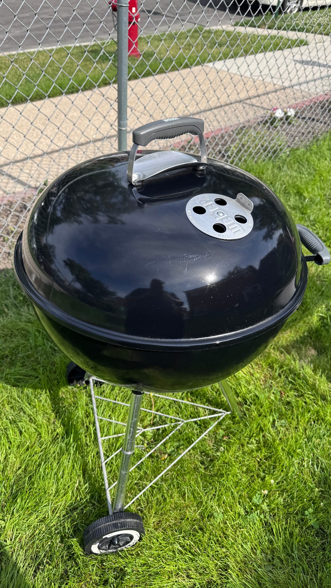 Restored Weber kettle grill Campbell Grill Detail